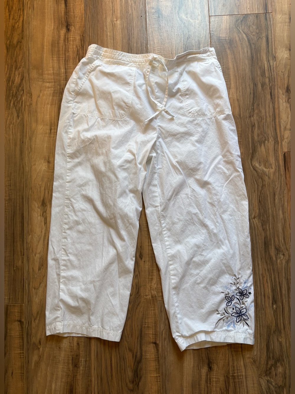 Basic Edition 100% cotton embroidered capri pants drawstring waist pockets L